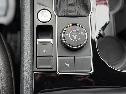 Used 2019 Volkswagen Atlas SEL R-Line image 26