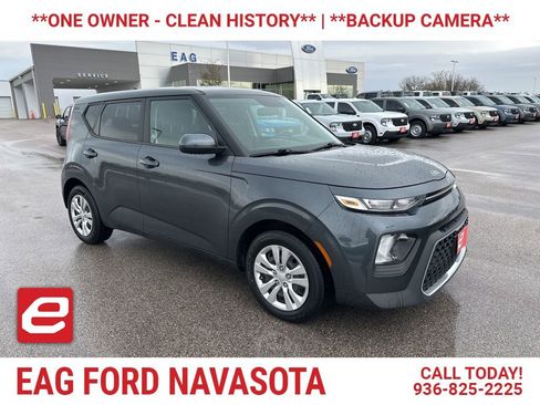 Used 2021 Kia Soul LX image 1