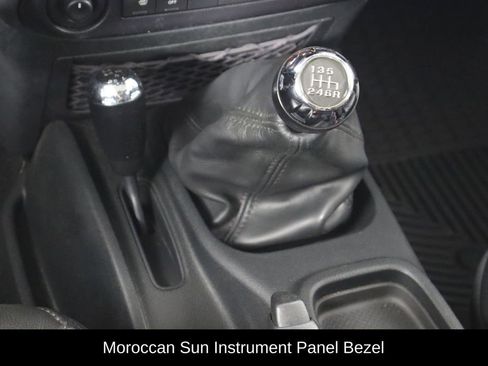 Used 2017 Jeep Wrangler Unlimited Sahara image 30