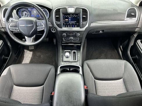 Used 2021 Chrysler 300 Touring w/ Driver Convenience Group RWD image 26