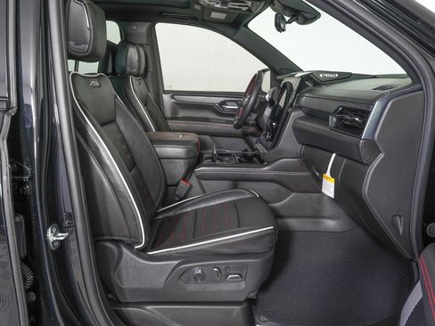 Used 2026 GMC Yukon XL AT4 Ultimate image 9