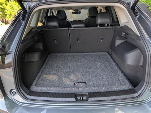 Certified 2025 Volkswagen Tiguan SE w/ Panoramic Sunroof Package AWD/4WD image 18