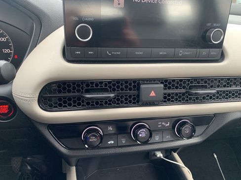 Used 2024 Honda HR-V LX image 17