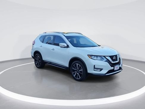 Used 2019 Nissan Rogue SL w/ Premium Package image 2