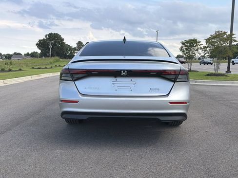 Used 2025 Honda Accord Sport image 4