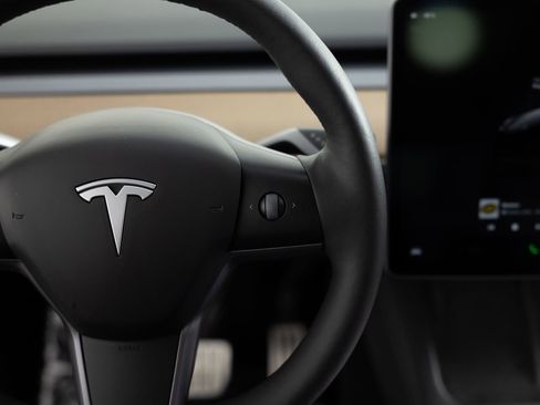 Used 2023 Tesla Model Y Performance AWD/4WD image 33