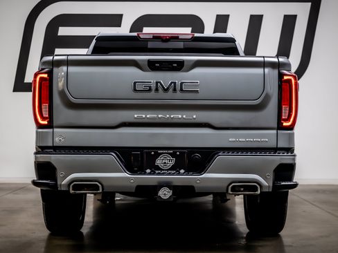 Used 2025 GMC Sierra 1500 Denali Ultimate AWD/4WD image 11