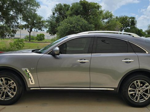 Used 2015 INFINITI QX70 2WD w/ Premium Package image 9