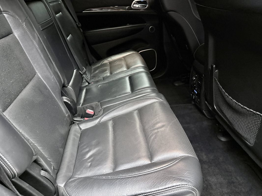 Used 2016 Jeep Grand Cherokee SRT AWD/4WD image 13