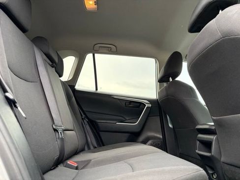 Used 2021 Toyota RAV4 LE AWD/4WD image 20