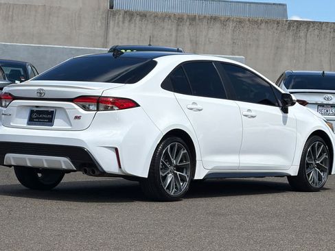 Used 2022 Toyota Corolla SE w/ SE Premium Package FWD image 2