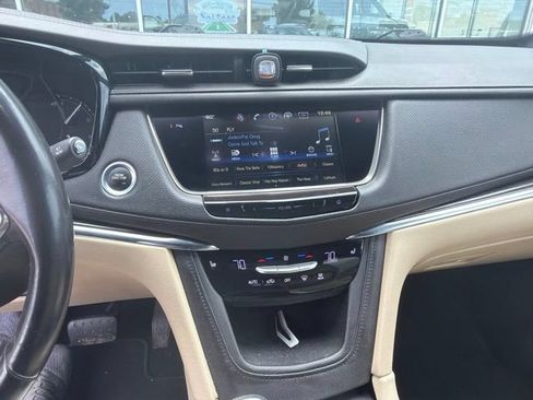 Used 2018 Cadillac XT5 AWD image 19
