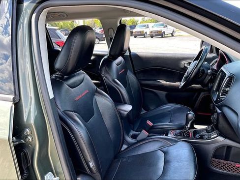 Used 2019 Jeep Compass Trailhawk w/ Leather Interior Group AWD/4WD image 29
