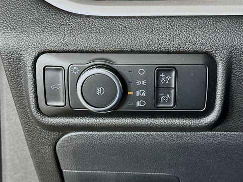 Used 2024 Ford Explorer XLT w/ Equipment Group 202A image 17