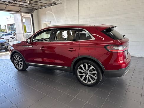 Used 2019 Lincoln Nautilus Select AWD/4WD image 5