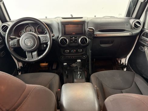 Used 2015 Jeep Wrangler Unlimited Sport AWD/4WD image 12
