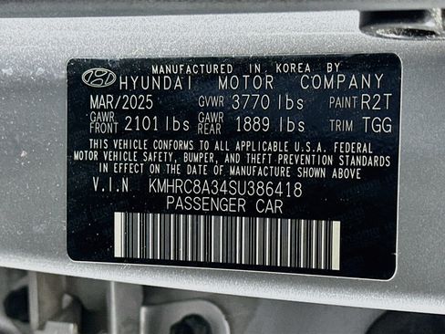 Used 2025 Hyundai Venue SEL FWD image 12