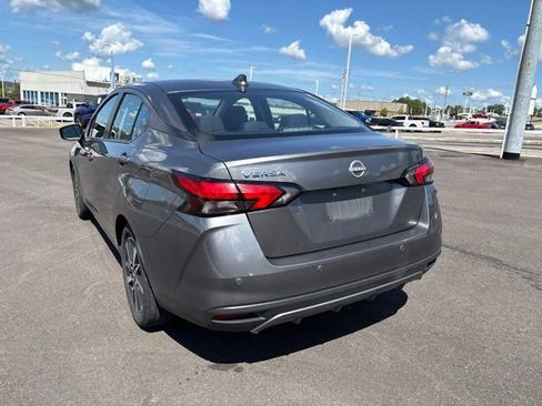 Used 2025 Nissan Versa SV FWD image 5