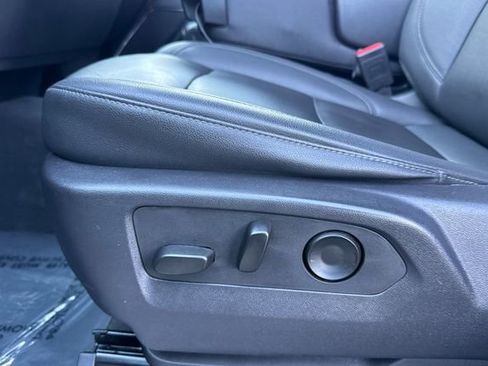 Used 2024 GMC Sierra 1500 SLT image 13