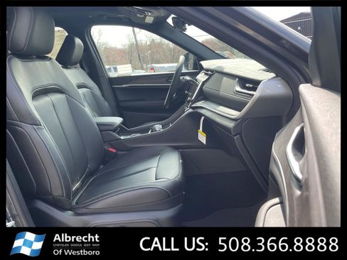 New 2026 Jeep Grand Cherokee Limited image 16