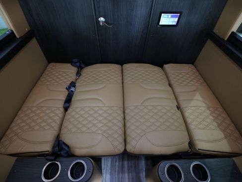 Used 2022 Mercedes-Benz Sprinter 2500 image 16