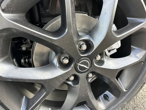 New 2026 Chrysler Pacifica Limited w/ Uconnect Theater Family Group image 36