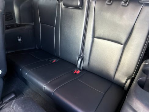 Used 2024 Toyota Highlander XLE image 14