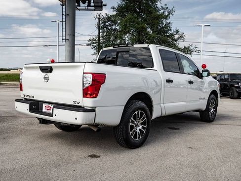 Used 2024 Nissan Titan SV RWD image 5