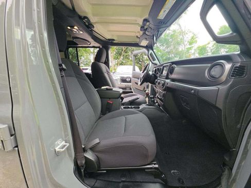 Used 2022 Jeep Wrangler Unlimited Sport AWD/4WD image 5