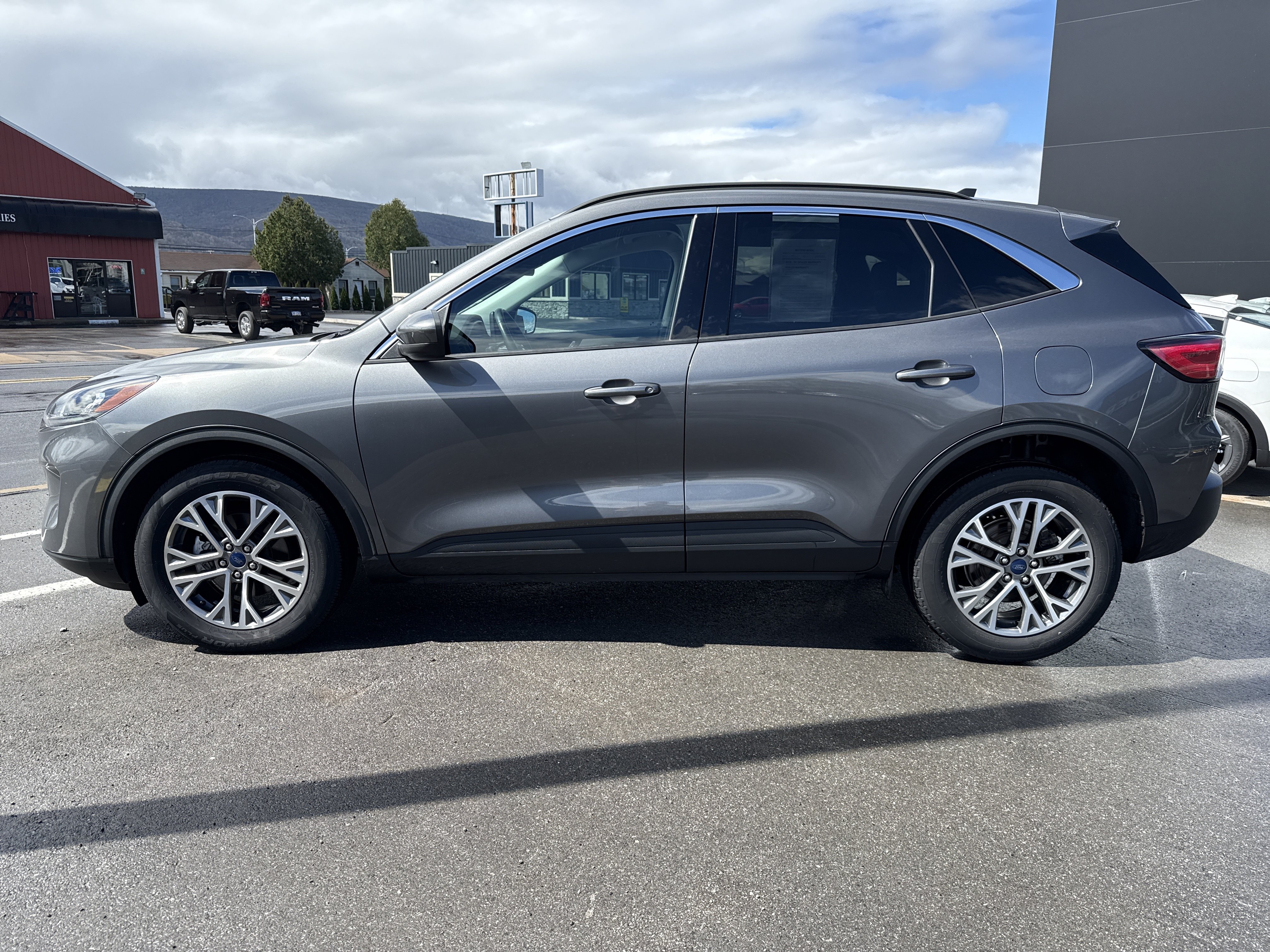 Used 2022 Ford Escape SEL AWD/4WD image 7