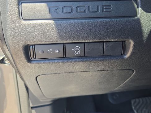 Certified 2025 Nissan Rogue S FWD image 24