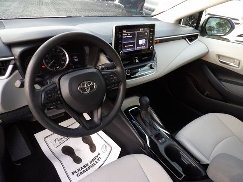Used 2020 Toyota Corolla LE image 11