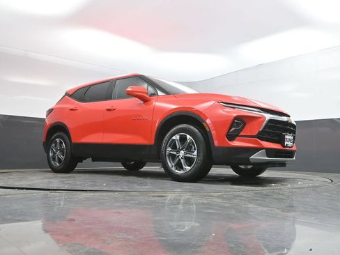 Used 2025 Chevrolet Blazer LT FWD image 34