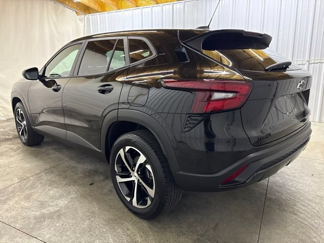 Used 2024 Chevrolet Trax RS FWD image 7