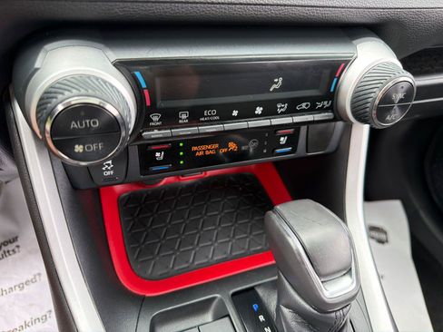Used 2020 Toyota RAV4 TRD Off-Road w/ TRD Off-Road Weather Package AWD/4WD image 28