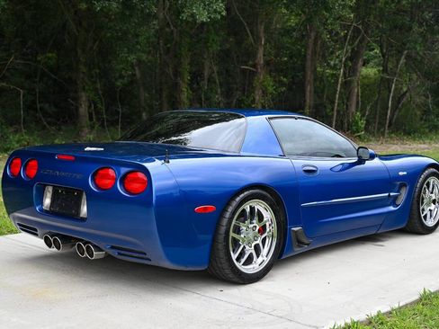 Used 2003 Chevrolet Corvette Z06 w/ Memory Package, 3 Drivers RWD image 2