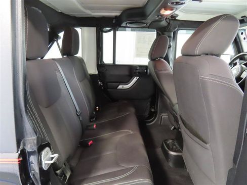 Used 2013 Jeep Wrangler Unlimited Rubicon w/ Connectivity Group AWD/4WD image 26