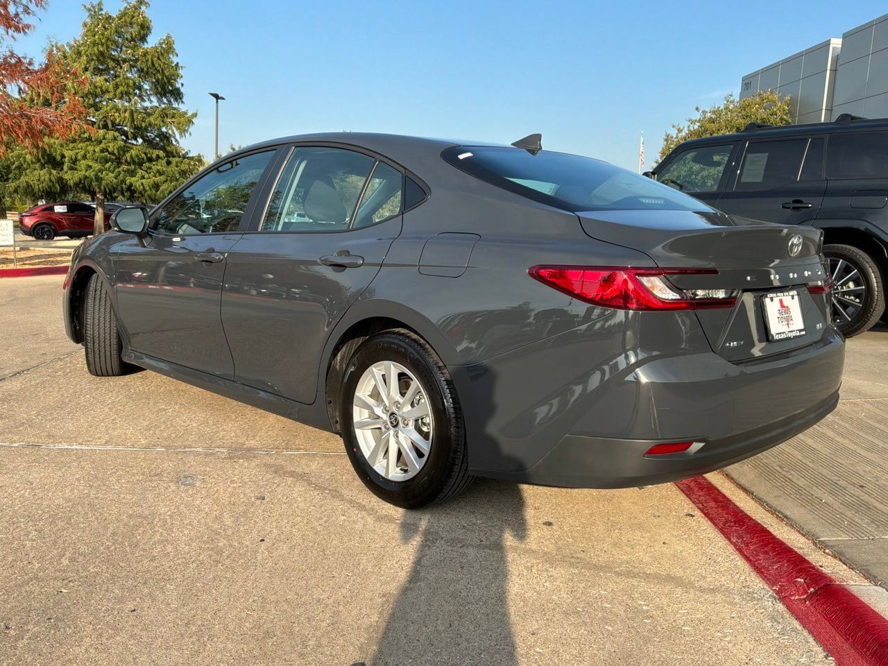 Used 2026 Toyota Camry LE FWD image 8