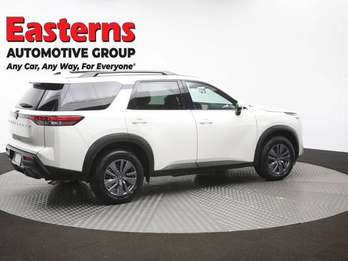 Used 2023 Nissan Pathfinder SV w/ SV Premium Package AWD/4WD image 45