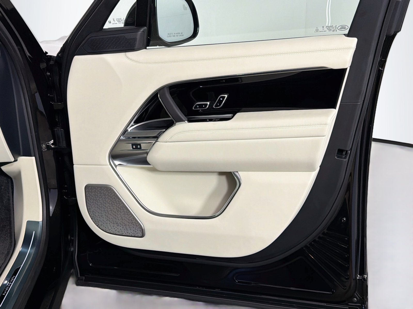 New 2026 Land Rover Range Rover Autobiography AWD/4WD image 31