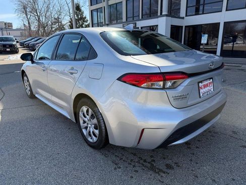Used 2021 Toyota Corolla LE image 13