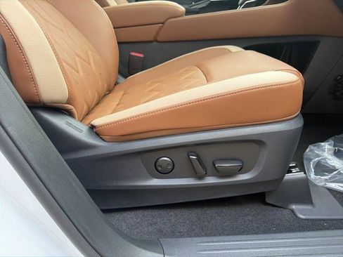 New 2026 Nissan Pathfinder Platinum image 23