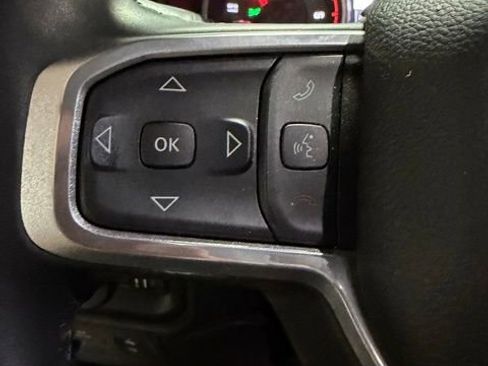 Used 2022 RAM 1500 Laramie AWD/4WD image 19