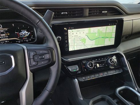 Used 2024 GMC Sierra 2500 Denali w/ Denali Reserve Package image 19