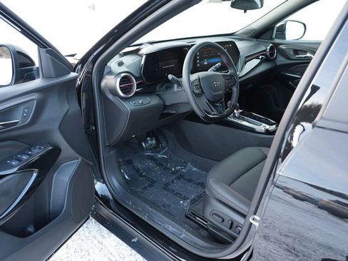 Used 2025 Chevrolet Trax RS w/ Sunroof Package image 13