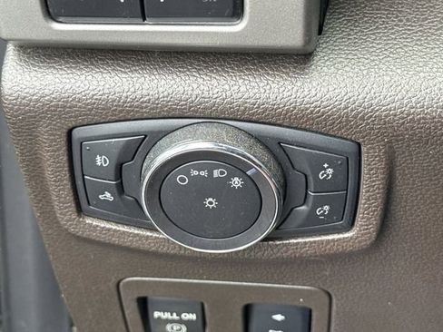 Used 2018 Ford F150 King Ranch w/ Equipment Group 601A Luxury AWD/4WD image 36