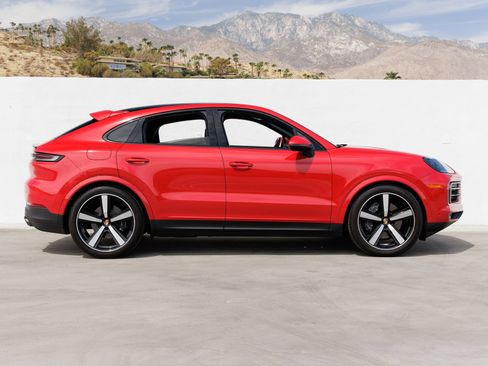 Certified 2026 Porsche Cayenne Coupe AWD/4WD image 8