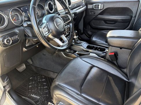 Used 2021 Jeep Wrangler Unlimited Sahara AWD/4WD image 19