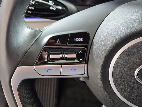 Used 2023 Hyundai Elantra Limited image 29