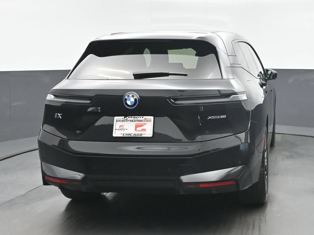 Used 2024 BMW iX xDrive50 w/ Premium Package AWD/4WD image 4